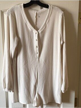 EUC Soft Cream Colored Long Sleeved Romper